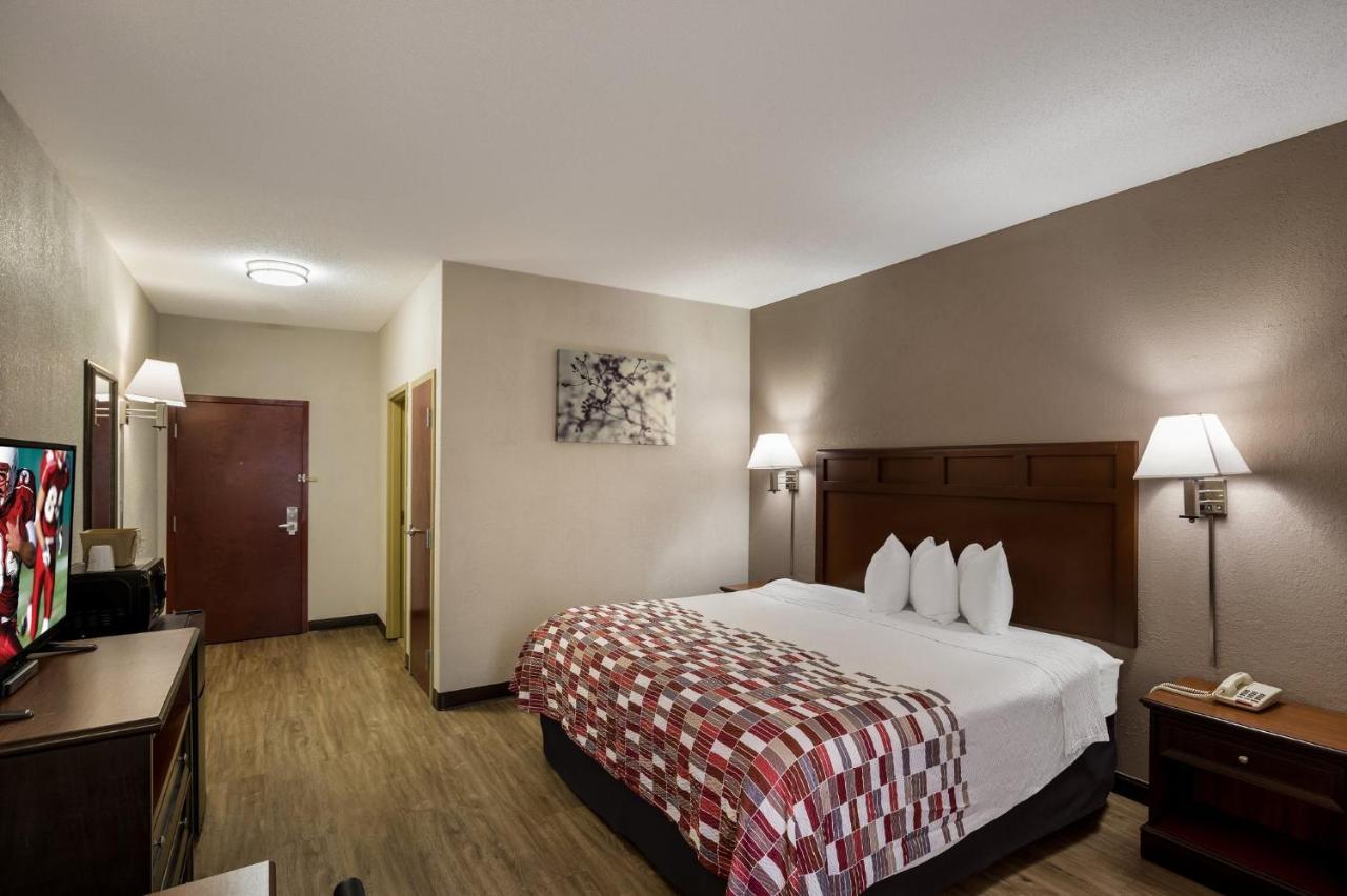 Red Roof Inn & Suites Bloomsburg - Mifflinville Экстерьер фото