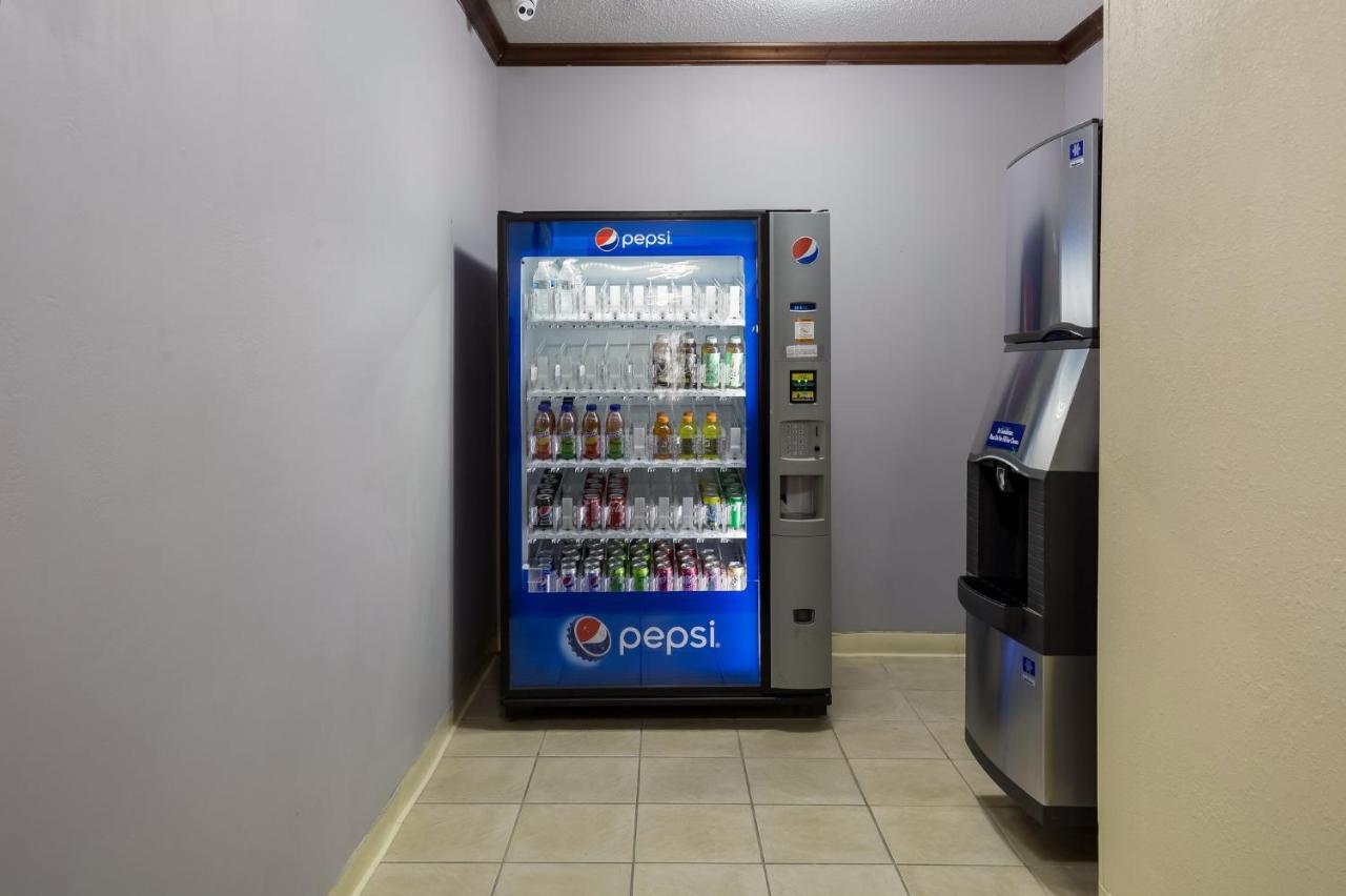 Red Roof Inn & Suites Bloomsburg - Mifflinville Экстерьер фото