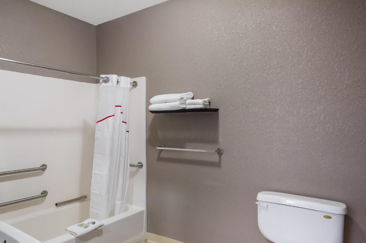 Red Roof Inn & Suites Bloomsburg - Mifflinville Экстерьер фото
