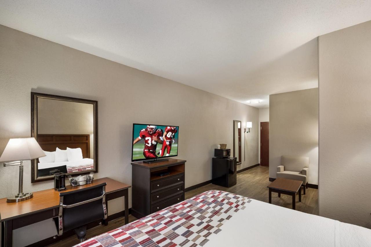 Red Roof Inn & Suites Bloomsburg - Mifflinville Экстерьер фото