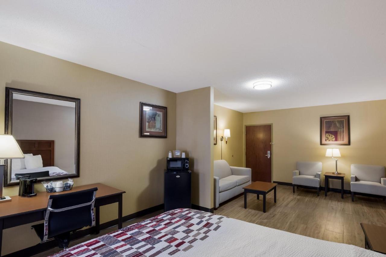 Red Roof Inn & Suites Bloomsburg - Mifflinville Экстерьер фото