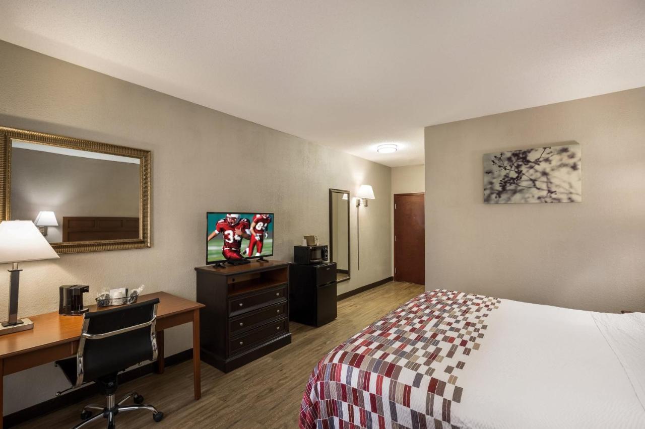 Red Roof Inn & Suites Bloomsburg - Mifflinville Экстерьер фото