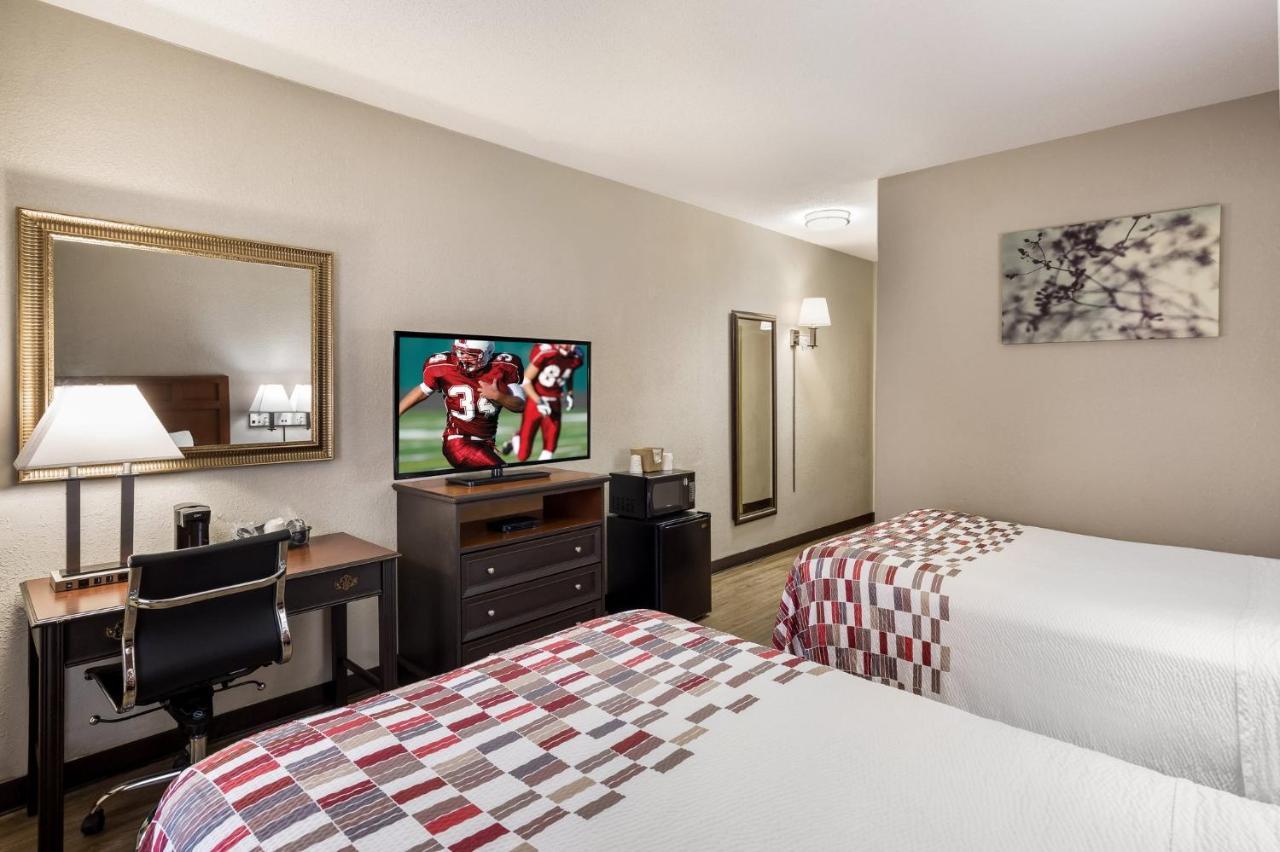 Red Roof Inn & Suites Bloomsburg - Mifflinville Экстерьер фото